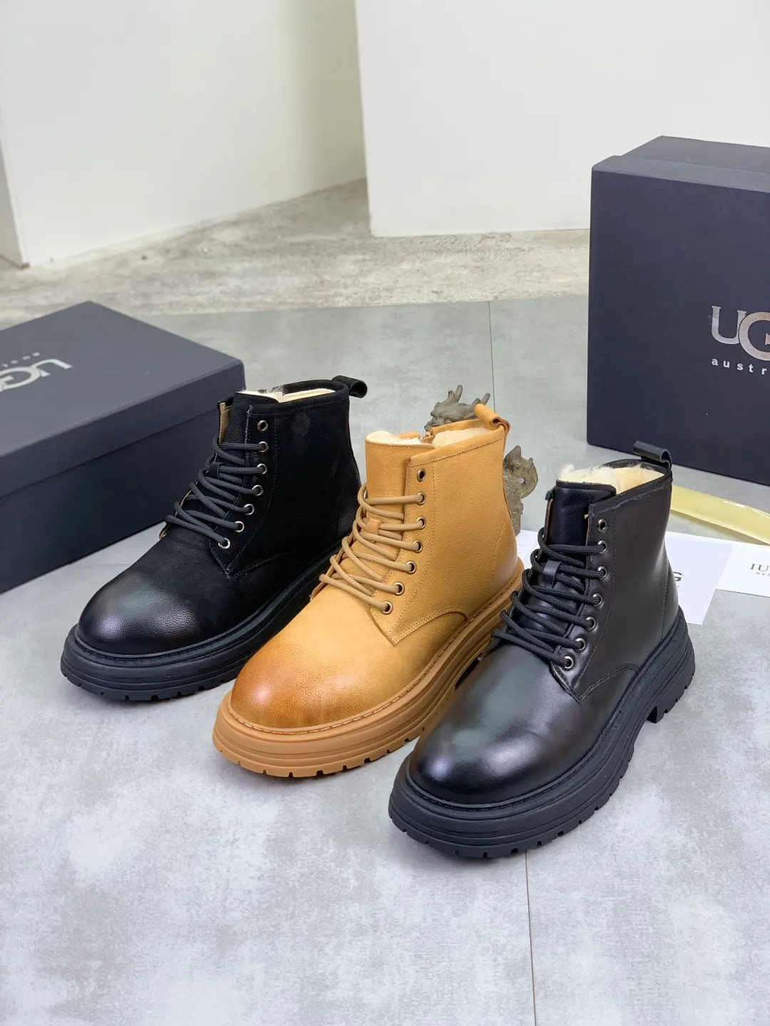 Men's men's shoes 💰P660 New arrival 🆕🆕🆕 IUGGI Men's British retro Martin boots Winter new men's outdoor hiking boots First layer of cowhide on the outside and wool on the inside Comfortable and warm Rubber sole sole Non-slip and firm Trendy and fashionable Casual and versatile Size: 38-44 (45 customized) Color: three colors